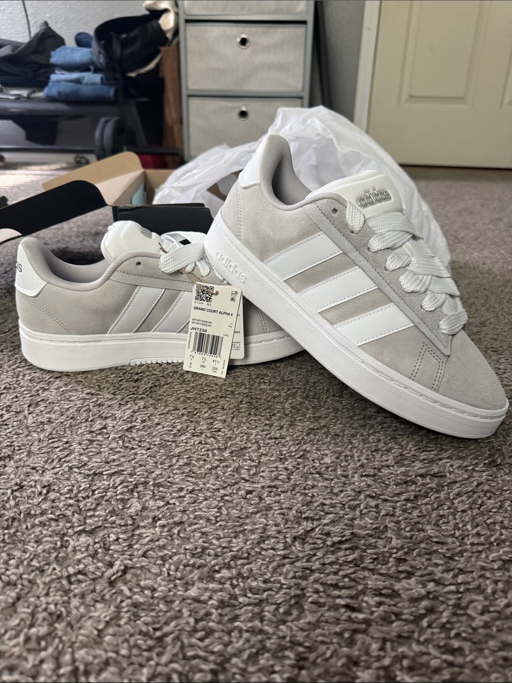 Women’s Adidas Alpha Size 9